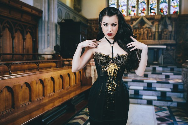 Corset by Karolina Laskowska. Modelled by Threnody in Velvet. Photography by Chris Murray. 
