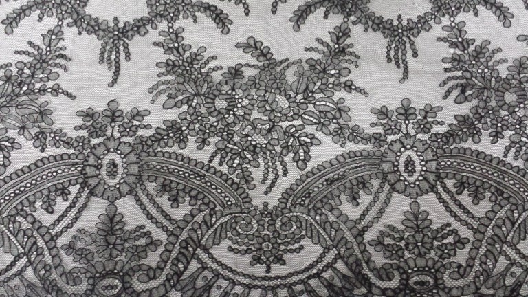 Victorian chantilly lace from the collection of Karolina Laskowska